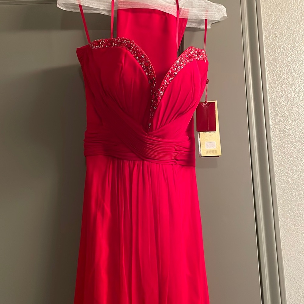 May Queen red strapless sweetheart dress